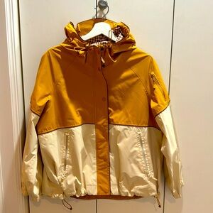 Never worn THE GREAT rain jacket. So. Cute.